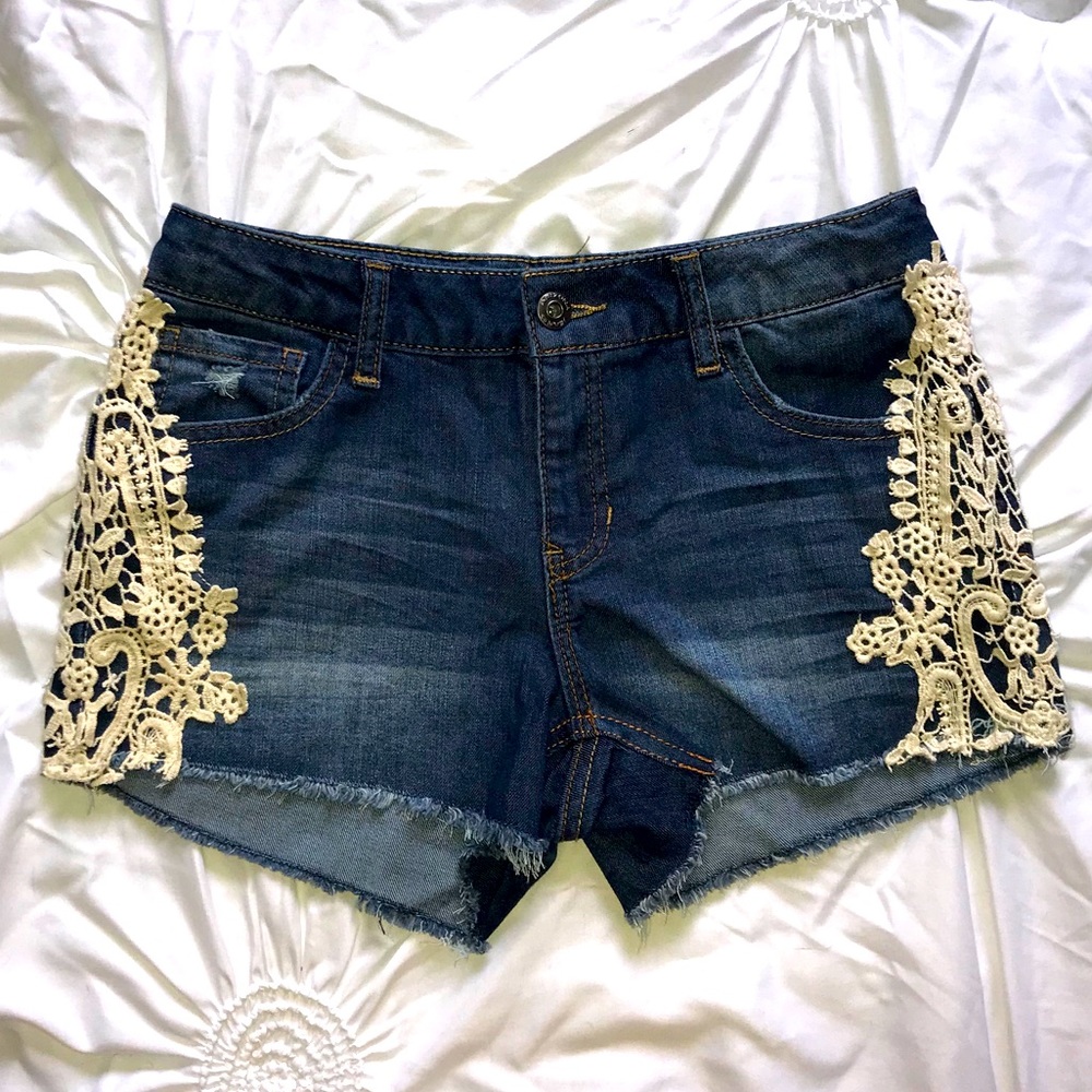 Arizona Lace Jean Co Shorts